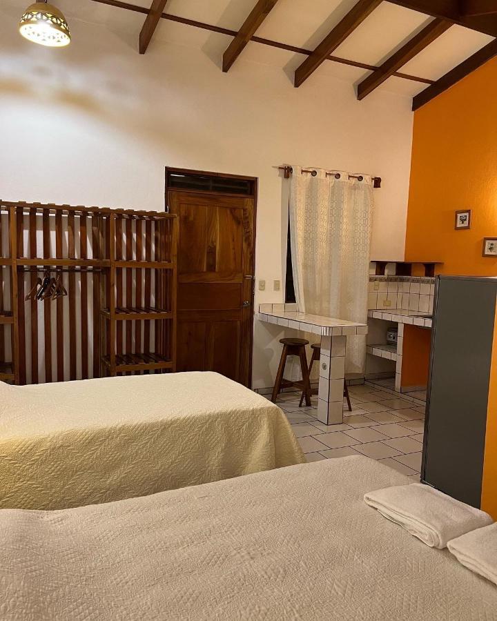Cabinas El Colibri Puerto Carrillo Exterior foto